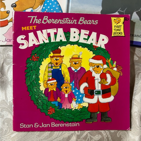 SALE! Berenstain Bears Children’s Christmas Books plus Blackboard Bear Book - Picture 5 of 10